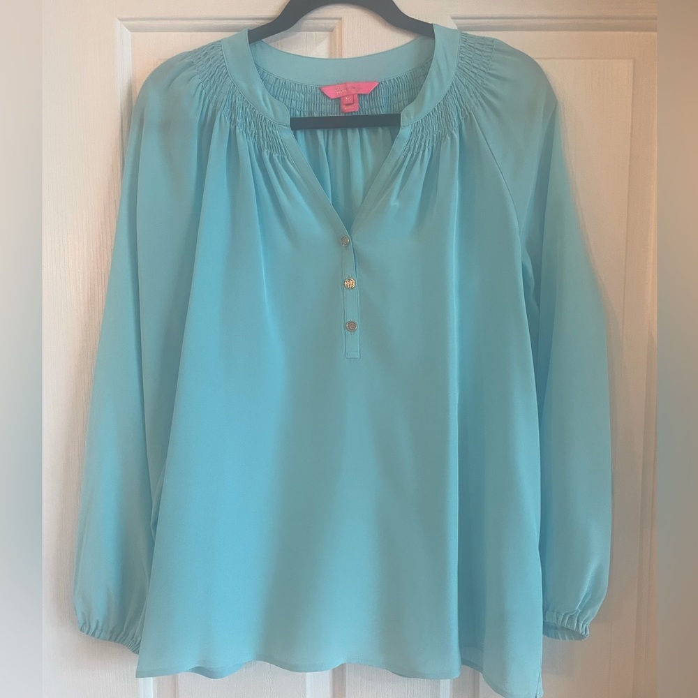 Like New Lilly Pulitzer Turquoise Elsa top - Size M
